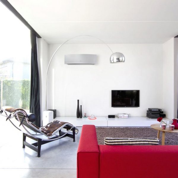 Climatiseur DAIKIN Emura 2 Unité murale Réversible Inverter -Design Blanc et Argent